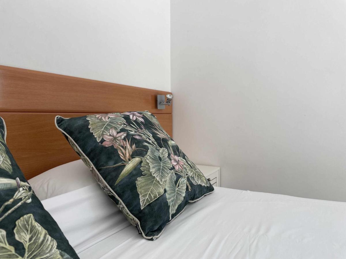 Solarium Con Terraza A 5 Minutos De La Playa Apartment Girona Ngoại thất bức ảnh